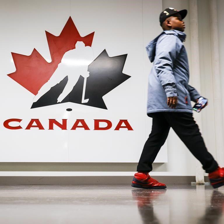 Ontario members sign on to Hockey Canada's dressing room policy